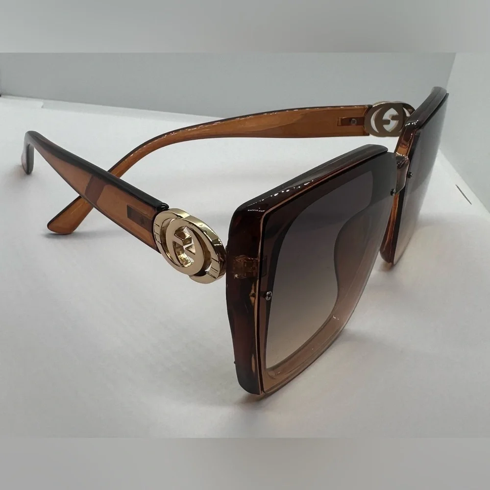 NWT Trendy Oversized Square Brown Gradient Sunglasses | Chic Vintage Style UV400